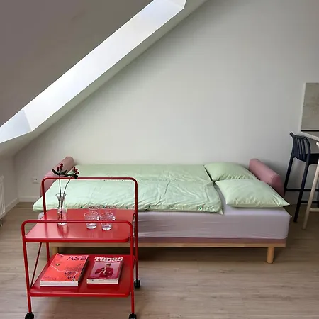 Meridian - Stylish Brand New In The Center Apartment *