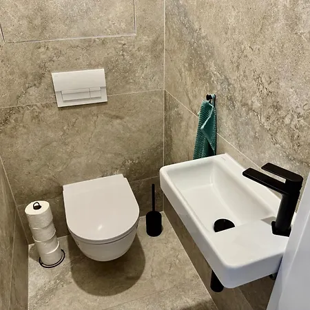 Meridian - Stylish Brand New In The Center & Free Garage Parking * ברטיסלאבה