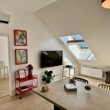 Meridian - Stylish Brand New In The Center & Free Garage Parking Διαμέρισμα *