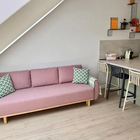 Meridian - Stylish Brand New In The Center & Free Garage Parking *