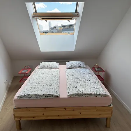 Meridian - Stylish Brand New In The Center & Free Garage Parking Appartement Bratislava